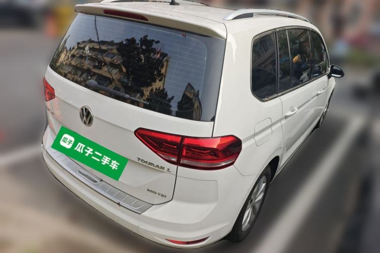 Used Volkswagen Touran 2016 Volkswagen Touran L 280TSI DSG Comfort Edition
