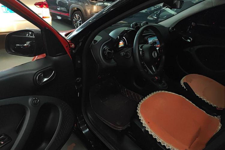 Used  forfour 2016 1.0L 52 kW Passion Edition
