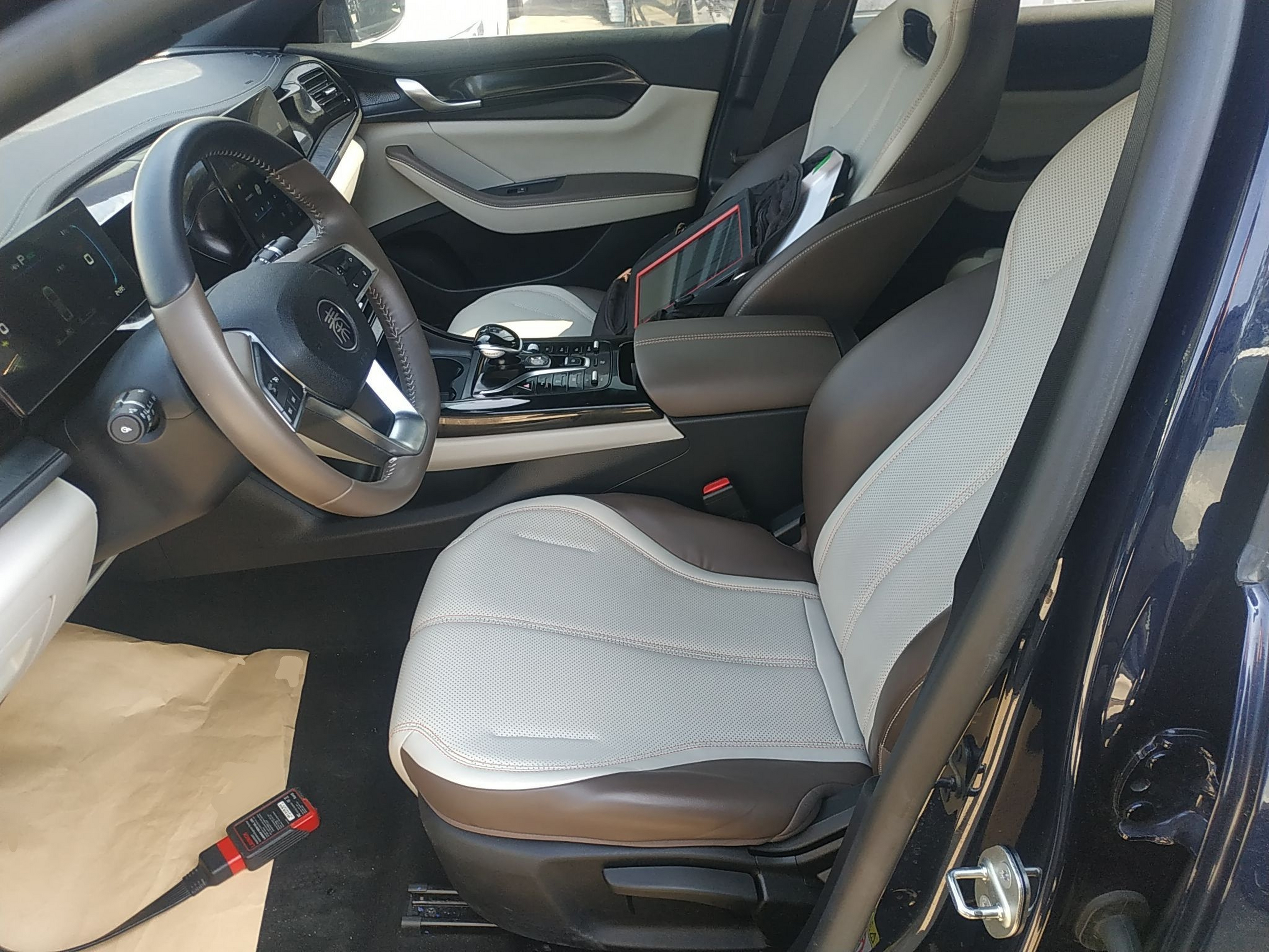 Переднее сиденье в автомобиле