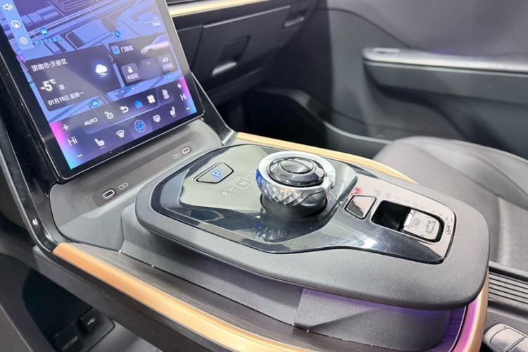 Used Toyota bZ3 2023 616 km Long-Range Premium
