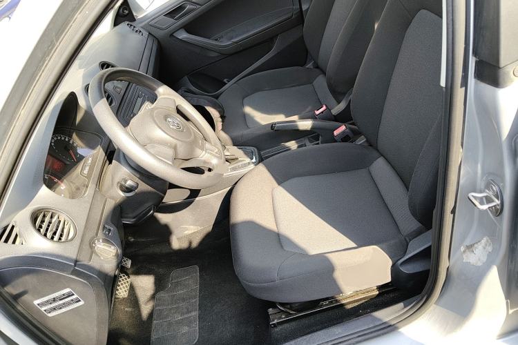 Used Volkswagen Jetta 2015 1.6L Automatic Fashion Model
