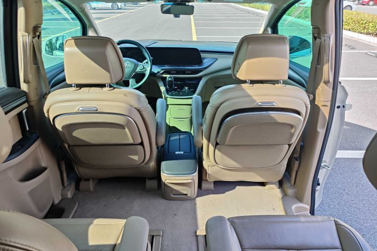 Used Buick GL8 2020 ES Land Cruiser 653T Luxury Model
