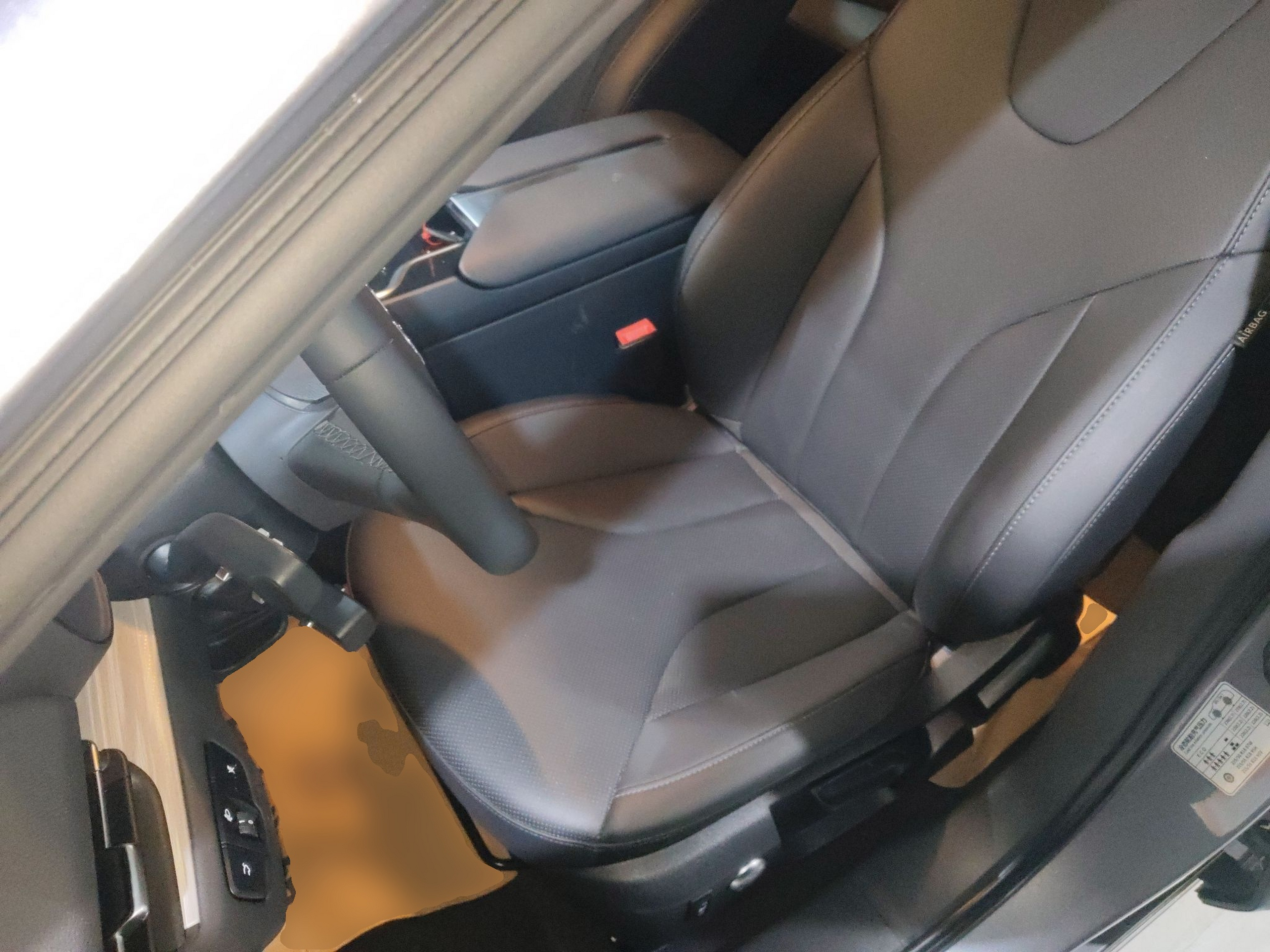 Переднее сиденье в автомобиле