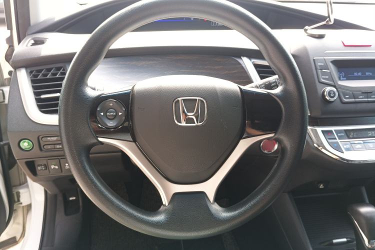 Used Honda Jade 2017 1.8L automatic Comfort version 5 seats
