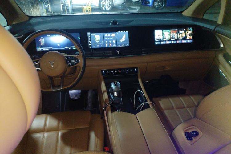 Used VOYAH Dream 2024 PHEV Extended-Range Premium Edition
