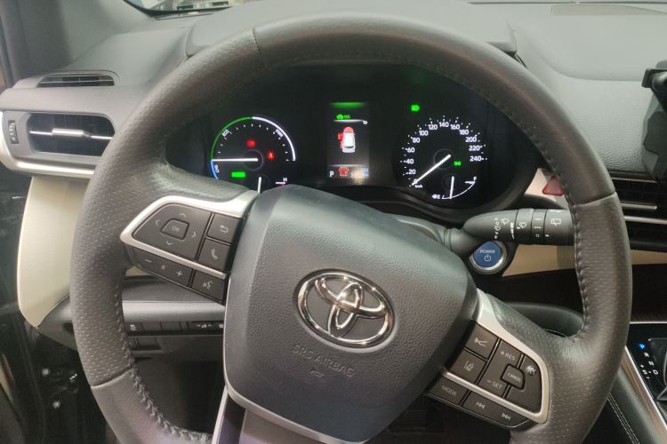 Used Toyota Sienna 2023 2.5L Hybrid Luxury Edition
