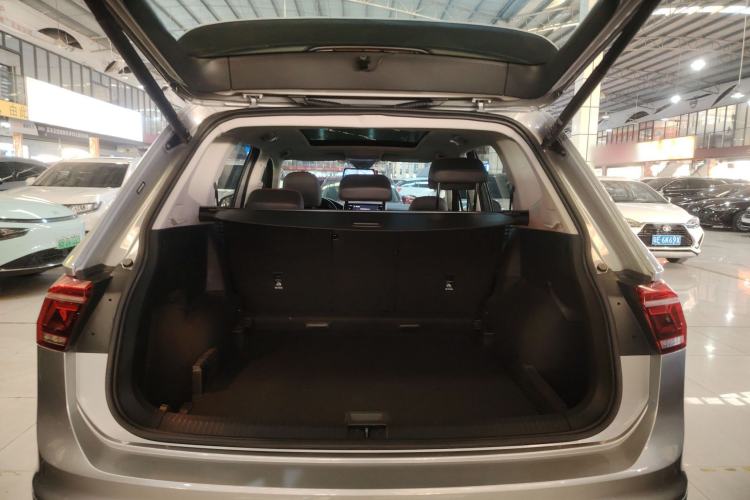 Used Volkswagen Tiguan L 2023 Restyled 330TSI Automatic Two-Wheel Drive R-Line Flagship Edition
