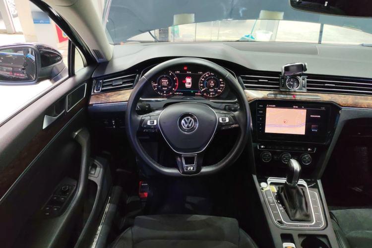 Used Volkswagen Magotan 2018 330TSI DSG Luxury Model
