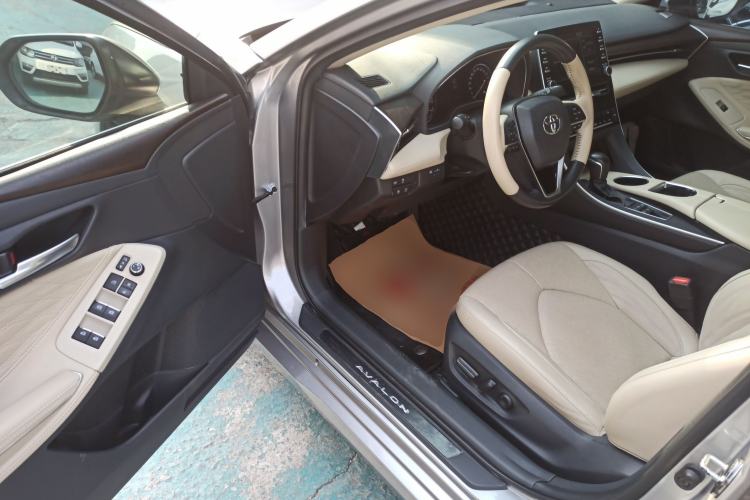 Used Toyota Avalon 2019 2.5L Touring Premium Version China VI Standard
