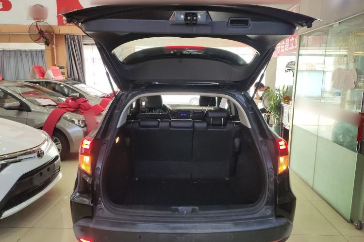 Used Honda Vezel 2017 1.8L CVT Front-Wheel Drive Pioneer Edition