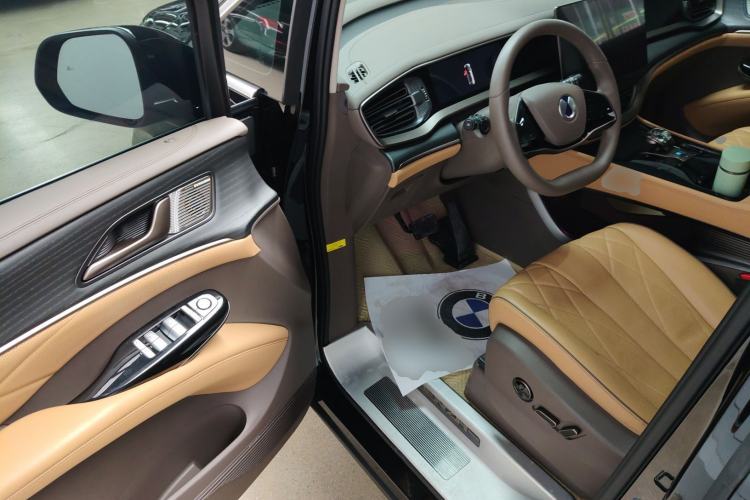 Used Denza D9 2022 DM-i 970 Four-Wheel Drive Prestige Model