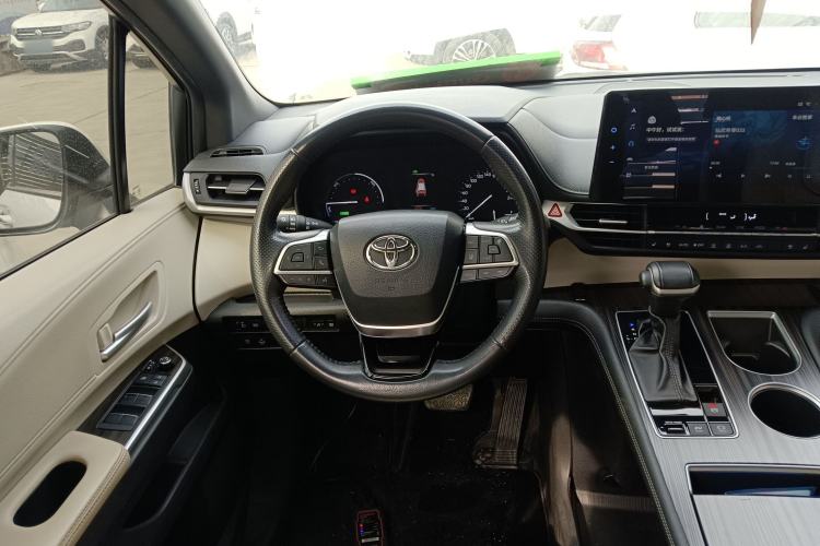 Used Toyota Sienna 2021 2.5L Hybrid Premium Edition
