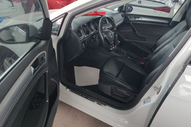 Used Volkswagen Golf 2019 200TSI DSG Comfort Version China VI Standard
