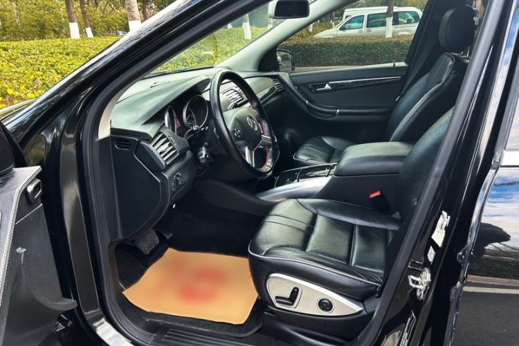 Used Mercedes-Benz R-Class 2017 R 320 4MATIC Business Edition Prestige Model
