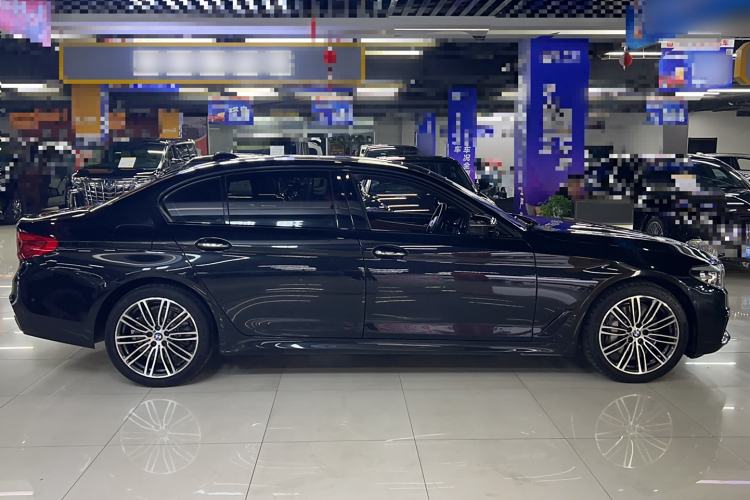 Used BMW 5 Series 2018 Restyled 530Li Leading Edition M Sport Package
