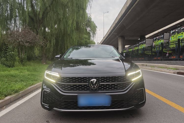 Used Volkswagen Passat 2023 Restyled 330TSI Starry Luxury Edition
