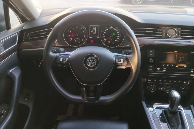 Used Volkswagen Magotan 2019 330TSI DSG Luxury Model China V Standard
