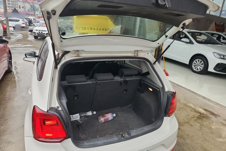 Used Volkswagen Polo 2016 1.6L Automatic Comfort Model