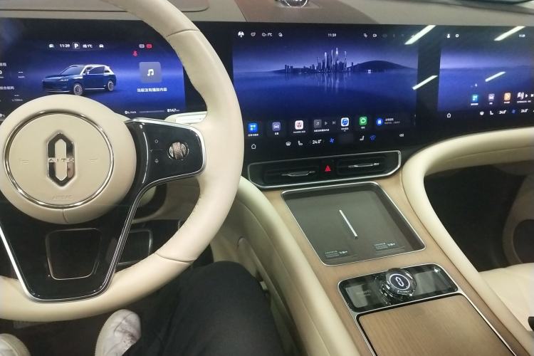 Used Hima AITO M9 2025 Extended-Range Ultra Version 52 kWh 6-Seater