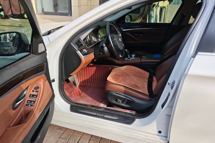 Used BMW 5 Series 2014 525Li Leading Model
