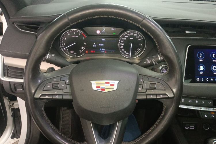 Used Cadillac XT4 2018 28T Two-Wheel Drive Leading Version
