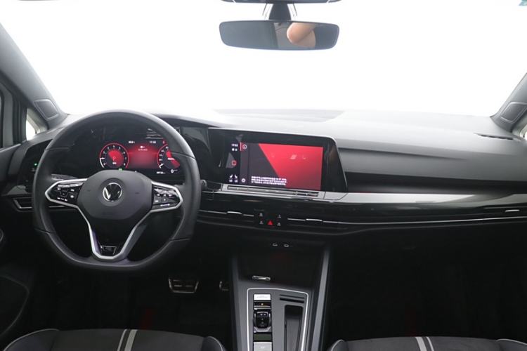 Used Volkswagen Golf 2023 Facelift 280TSI DSG R-Line Lite
