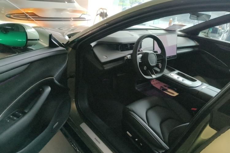 Used  SU7 2024 Rear-Drive Long-Range Intelligent Driving Version
