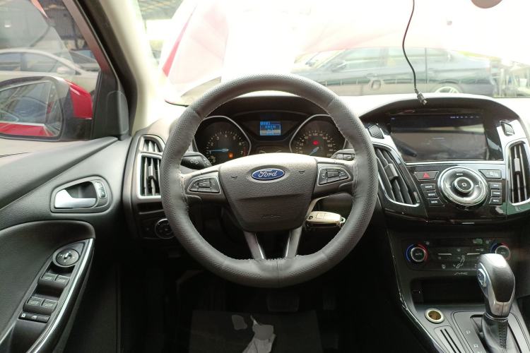 Used Ford Focus 2015 Hatchback 1.6L Automatic Fashion Edition