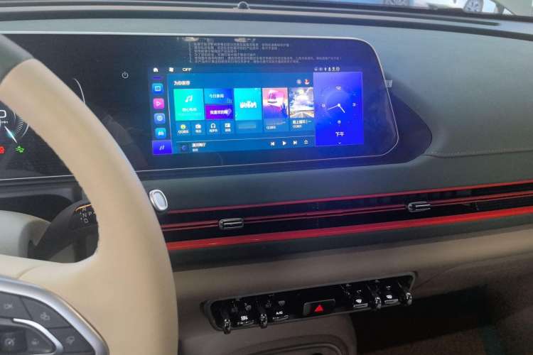 Used ORA Good Cat 2023 401 km Standard Range Prestige Version Lithium Iron Phosphate
