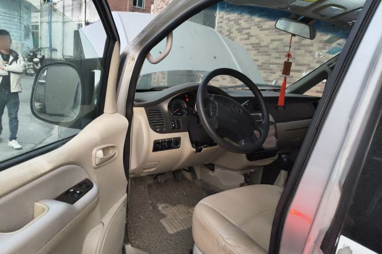 Used  Refine 2011 2.4L Government Procurement Version Manual Luxury Trim
