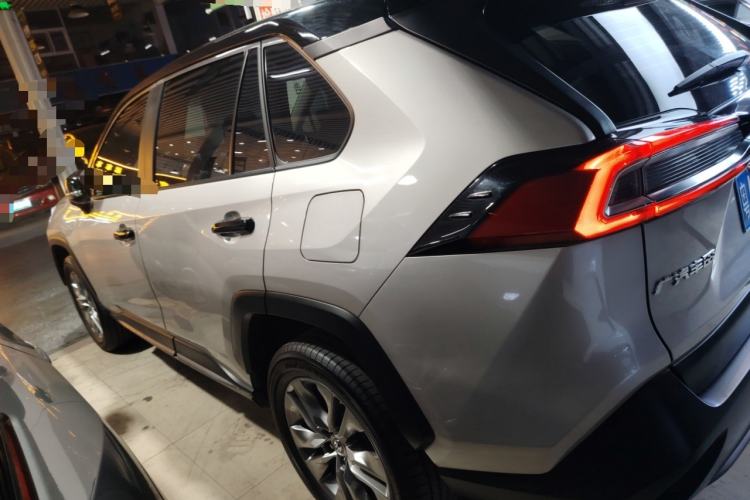 Used Toyota Wildlander 2024 2.0L CVT Two-Wheel Drive Leading Edition
