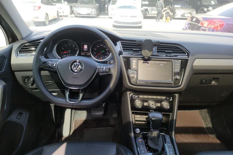 Used Volkswagen Tiguan L 2017 380TSI Automatic All-Wheel-Drive Luxury Edition
