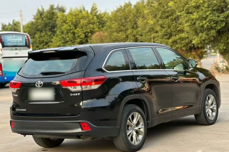 Used Toyota Highlander 2021 2.0T Two-Wheel Drive Elite Version 7-Seater
