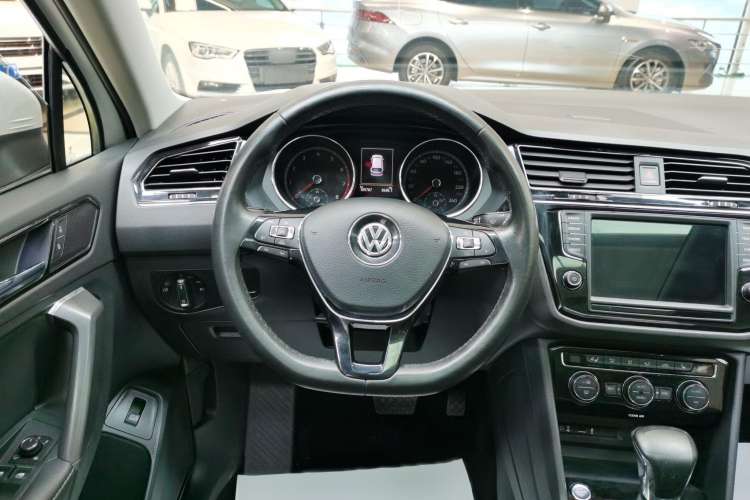 Used Volkswagen Tiguan L 2017 380TSI Automatic All-Wheel-Drive Luxury Edition
