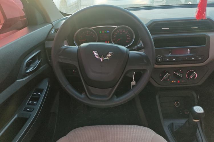 Used Wuling Hongguang 2018 1.5L S Standard Version L2B
