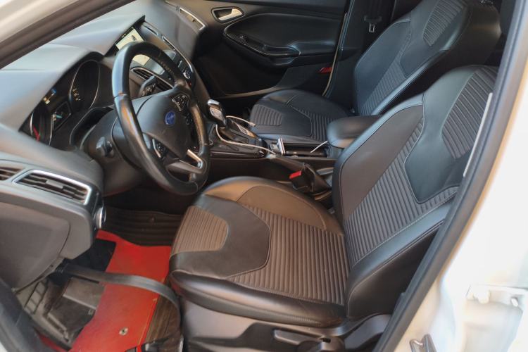 Used Ford Focus 2018 Sedan Classic EcoBoost 180 Automatic Elite Model
