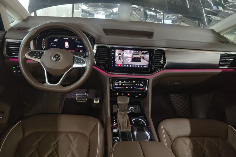 Used Volkswagen Viloran 2020 380TSI Prestige Edition
