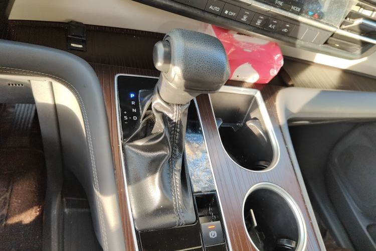 Used Toyota Granvia 2024 2.5L Hybrid Comfort Edition
