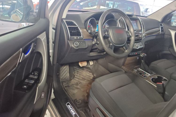 Used Haval H9 2015 2.0T Four-Wheel Drive Standard Model 7 Seats