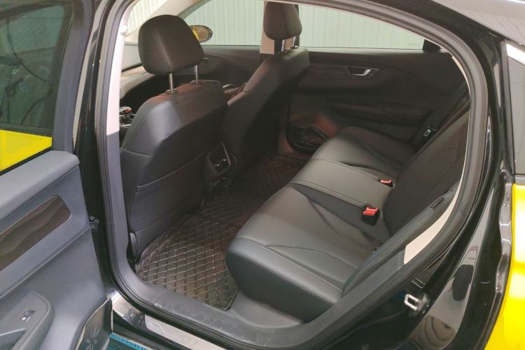 Used Hongqi E-QM5 2022 431 km Charge & Enjoy Edition
