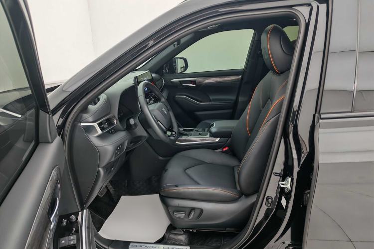 Used Toyota Crown Land Cruiser 2024 2.5L HEV Four-Wheel Drive Premium Edition
