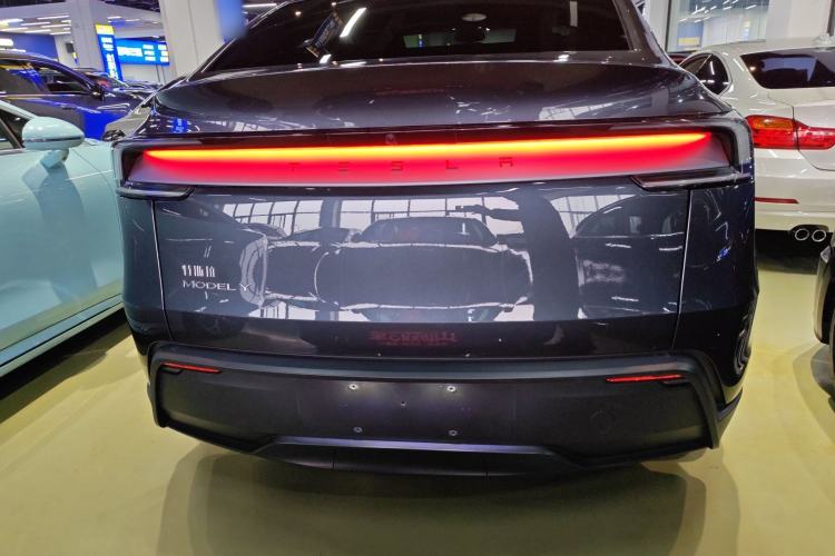 Used Tesla Model Y 2025 Rear-Wheel-Drive Version