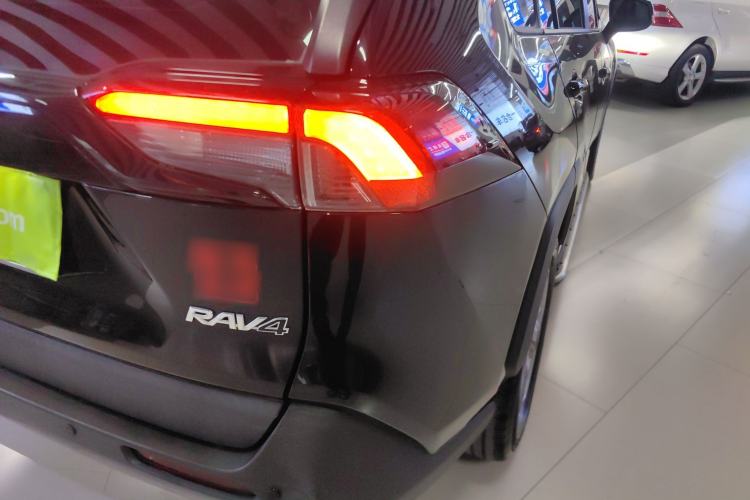 Used Toyota RAV4 2021 2.0L CVT Two-Wheel Drive Fashion PLUS Edition
