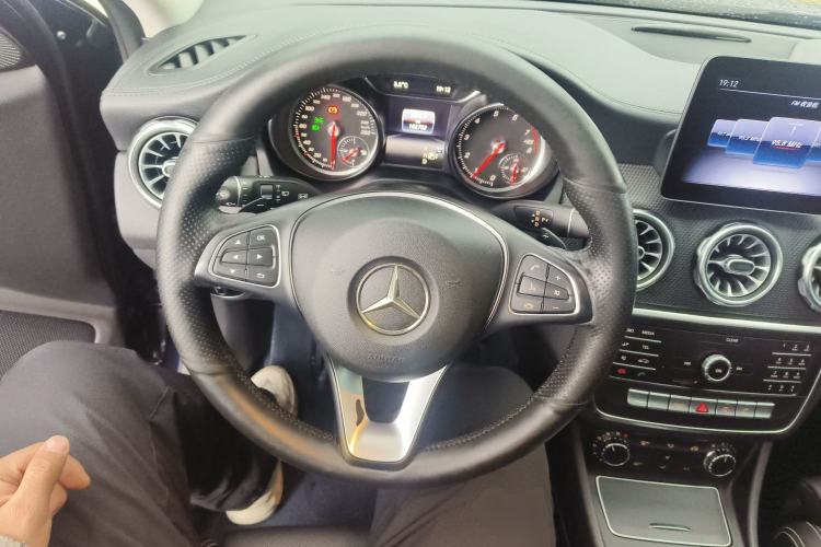 Used Mercedes-Benz GLA 2018 GLA 200 Fashion Model