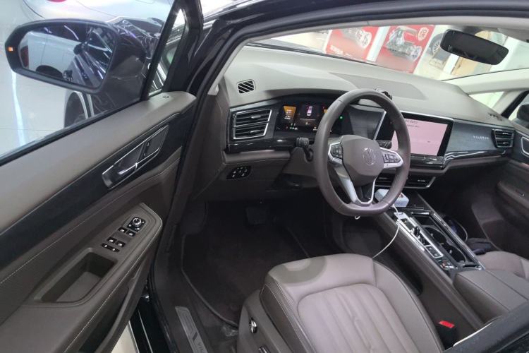 Used Volkswagen Viloran 2024 330TSI Luxury Edition
