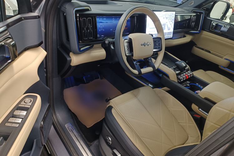 Used  Leopard 5 2023 Navigator Edition
