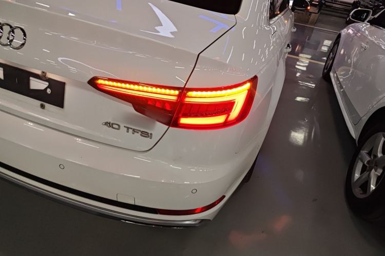 Used Audi A4L 2019 40 TFSI Fashion Edition China VI Emission Standard
