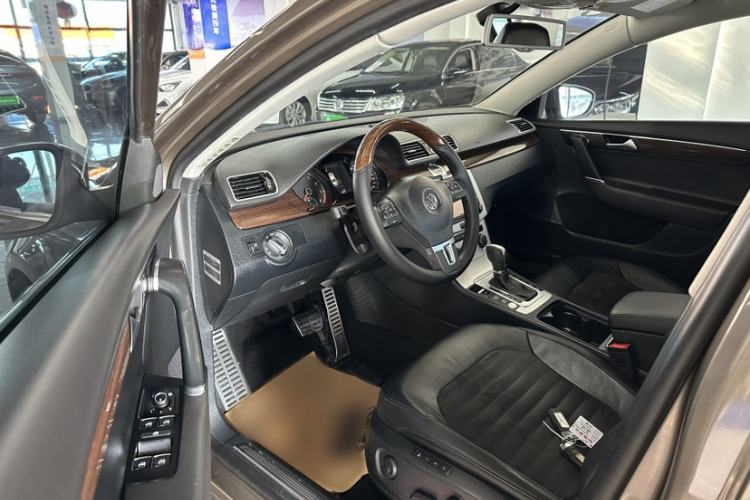 Used Volkswagen Magotan 2015 Revised Version 2.0 TSI Prestige Edition
