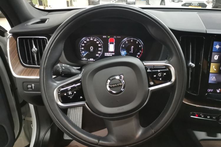 Used Volvo XC60 2021 T5 4x4 Smart Luxury Edition
