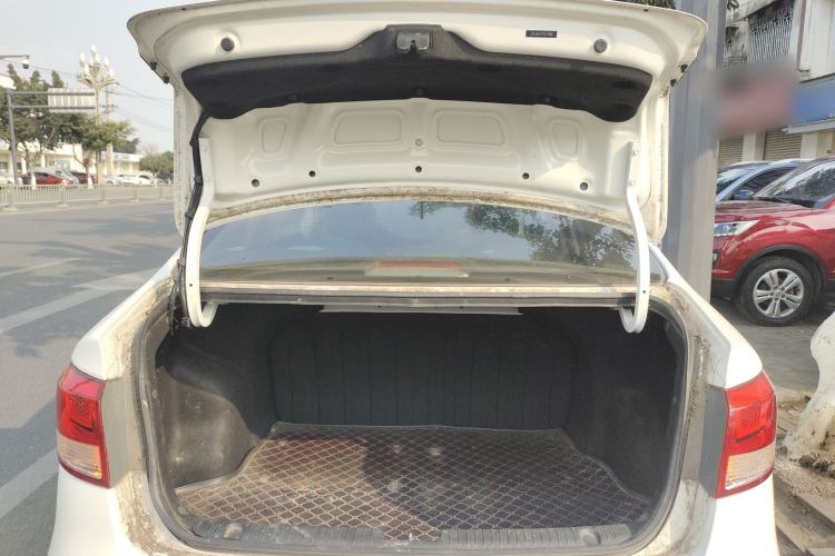 Used Kia K2 2015 Sedan 1.4L MT GLS
